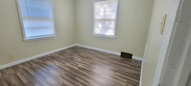 1633 N Pershing St, Wichita, KS 67208