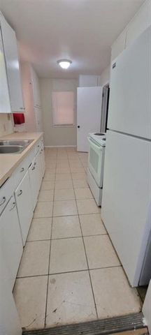 1633 N Pershing St, Wichita, KS 67208