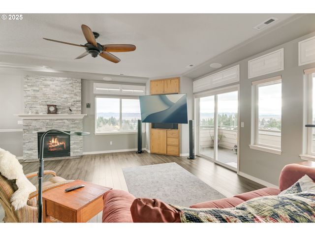 2276 37TH St, Washougal, WA 98671