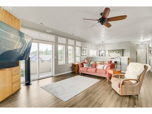 2276 37TH St, Washougal, WA 98671