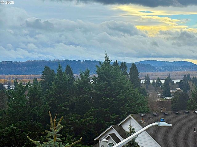 2276 37TH St, Washougal, WA 98671