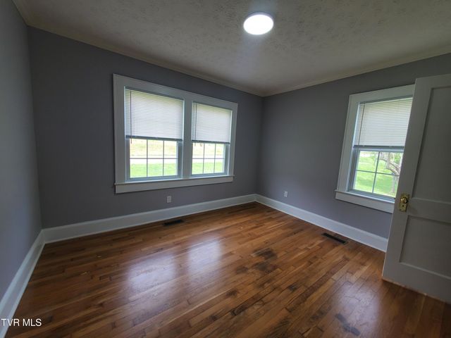 1234 Bristol Highway, Elizabethton, TN 37643