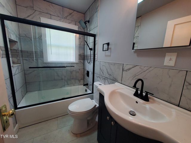 1234 Bristol Highway, Elizabethton, TN 37643