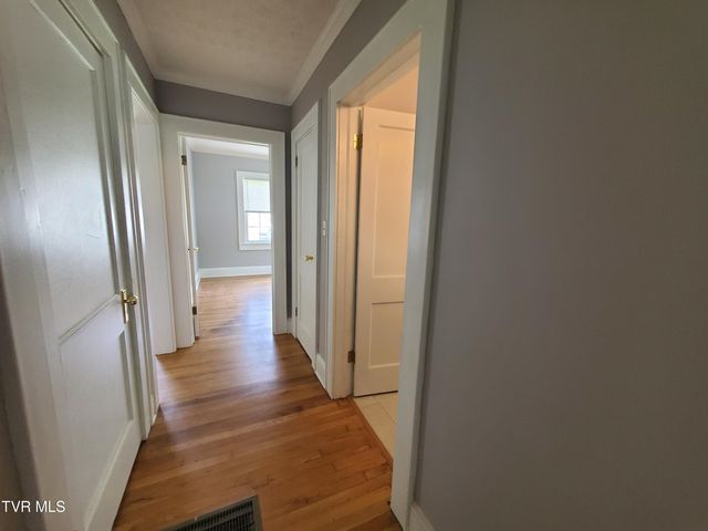 1234 Bristol Highway, Elizabethton, TN 37643