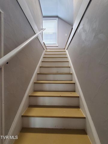 1234 Bristol Highway, Elizabethton, TN 37643