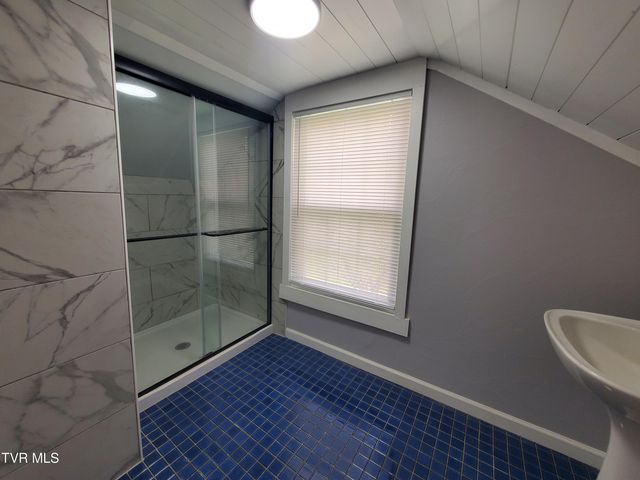 1234 Bristol Highway, Elizabethton, TN 37643