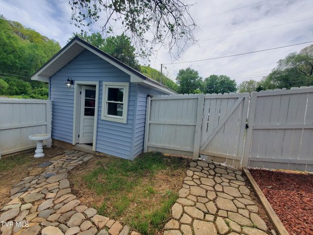 1234 Bristol Highway, Elizabethton, TN 37643