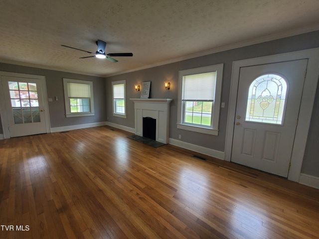 1234 Bristol Highway, Elizabethton, TN 37643