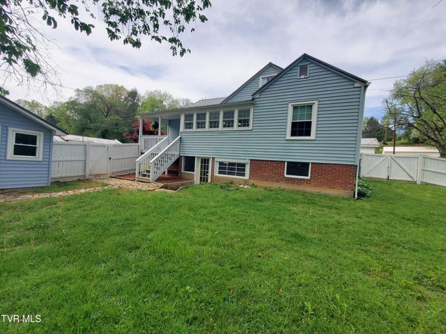 1234 Bristol Highway, Elizabethton, TN 37643