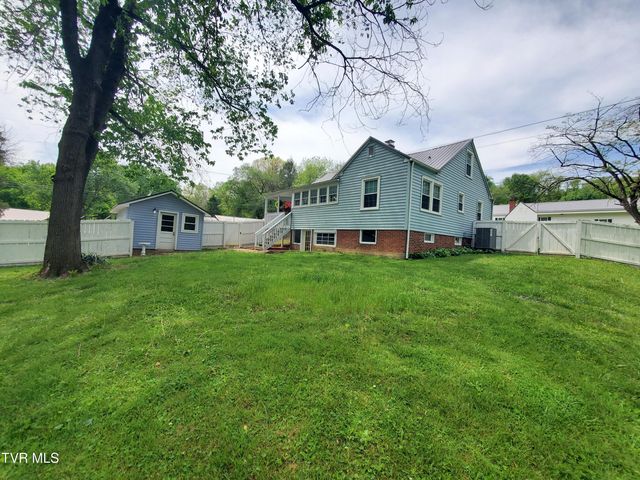 1234 Bristol Highway, Elizabethton, TN 37643