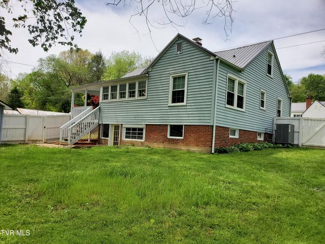 1234 Bristol Highway, Elizabethton, TN 37643