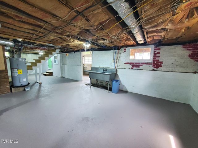 1234 Bristol Highway, Elizabethton, TN 37643