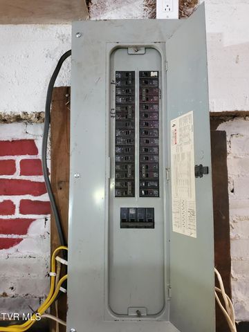 1234 Bristol Highway, Elizabethton, TN 37643