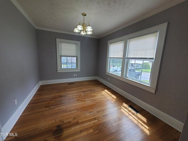 1234 Bristol Highway, Elizabethton, TN 37643