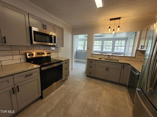 1234 Bristol Highway, Elizabethton, TN 37643