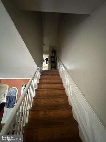 610 BRIARCLIFF RD, Upper Darby, PA 19082