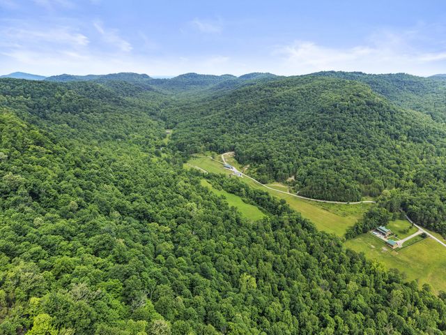 1191 Horns River Road, Irvine, KY 40336