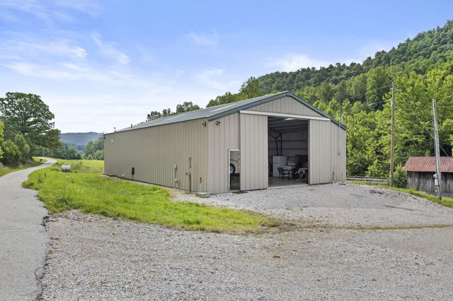 1191 Horns River Road, Irvine, KY 40336