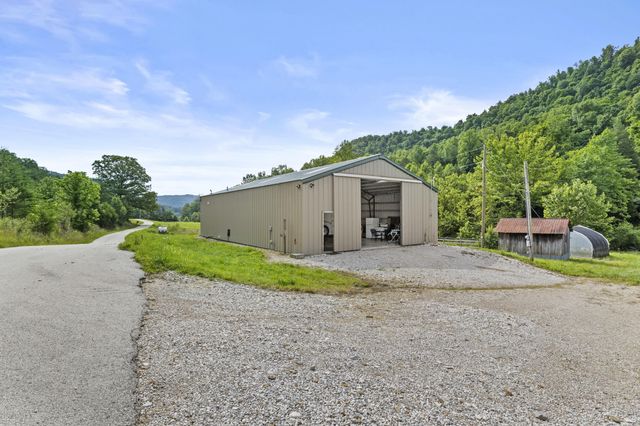 1191 Horns River Road, Irvine, KY 40336