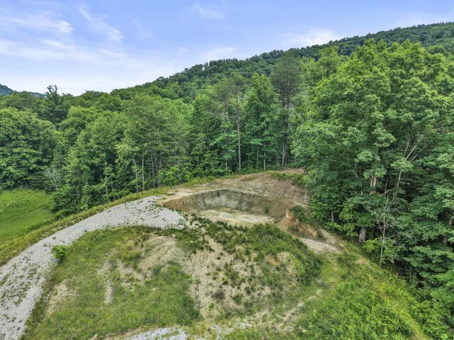 1191 Horns River Road, Irvine, KY 40336