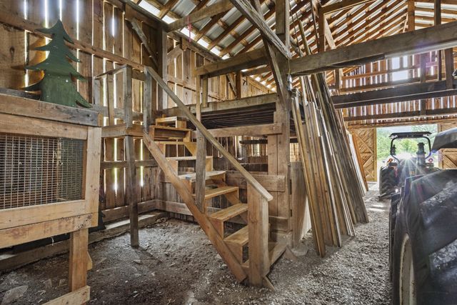 1191 Horns River Road, Irvine, KY 40336