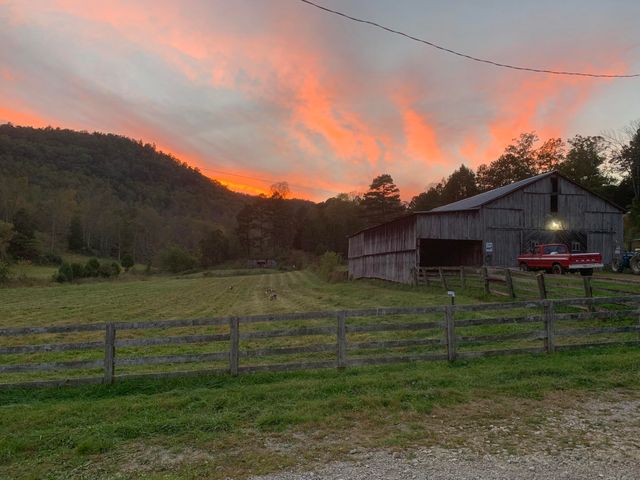 1191 Horns River Road, Irvine, KY 40336
