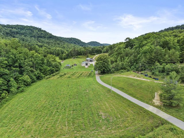 1191 Horns River Road, Irvine, KY 40336