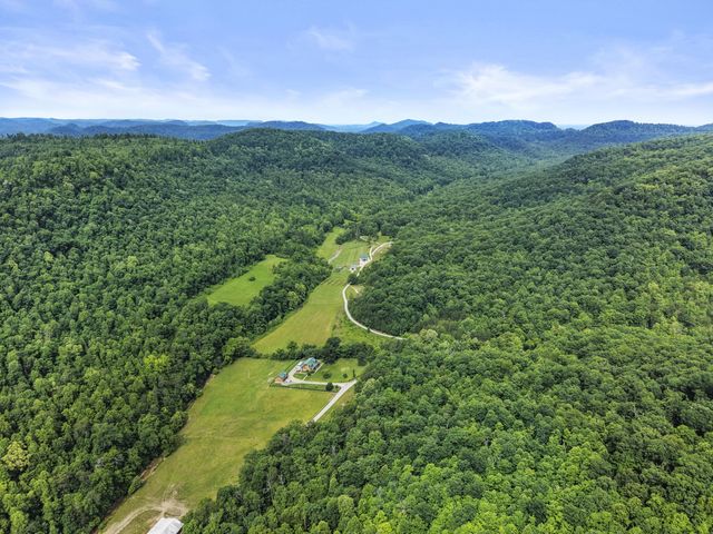 1191 Horns River Road, Irvine, KY 40336