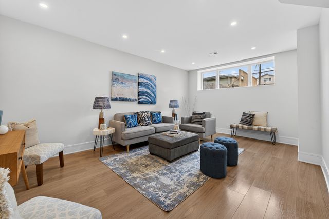 1728 N Sawyer Avenue A, Chicago, IL 60647