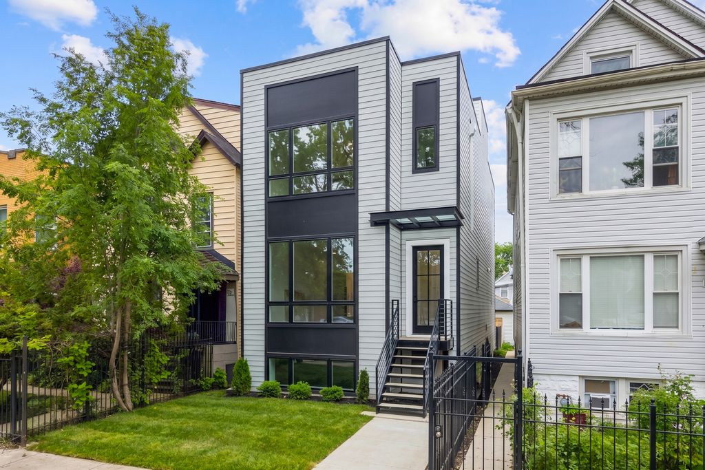 1728 N Sawyer Avenue A, Chicago, IL 60647