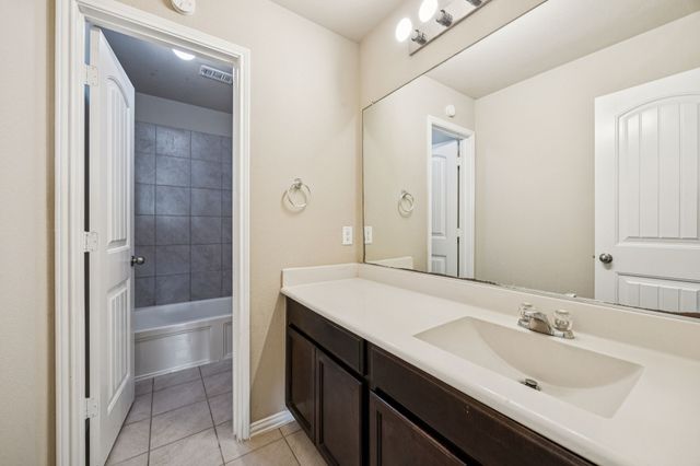 224 Oxford Drive, Fate, TX 75189