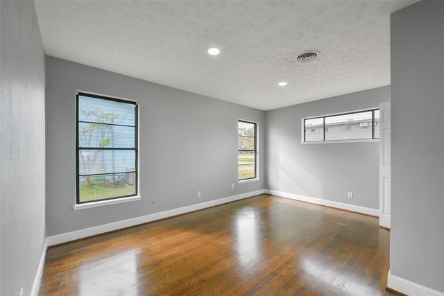 1913 Scarborough Lane, Pasadena, TX 77502