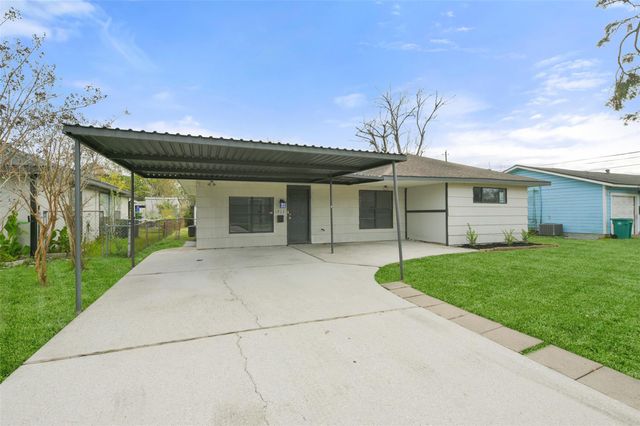 1913 Scarborough Lane, Pasadena, TX 77502