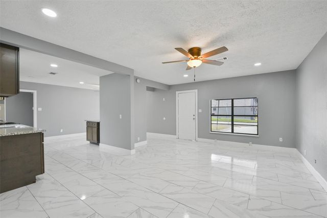 1913 Scarborough Lane, Pasadena, TX 77502