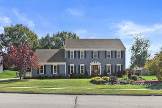1070 Hillwood BOULEVARD, Pewaukee, WI 53072