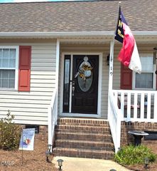19 Atlantic Avenue, Benson, NC 27504