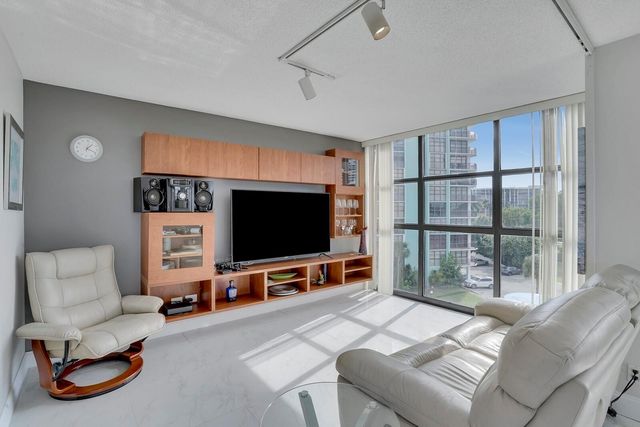 600 Parkview Drive 531, Hallandale Beach, FL 33009