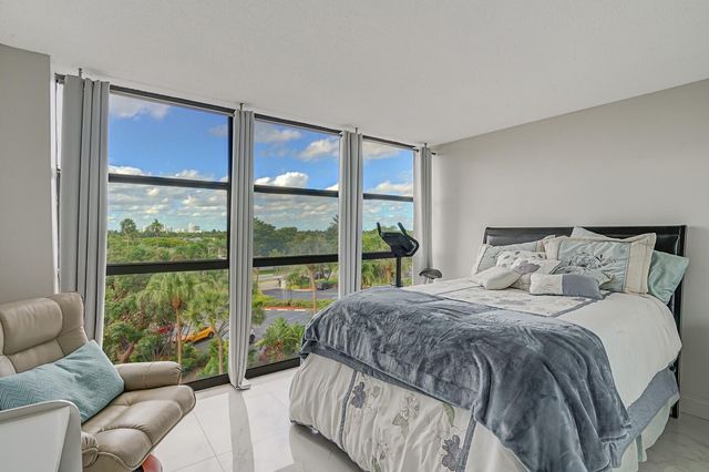 600 Parkview Drive 531, Hallandale Beach, FL 33009