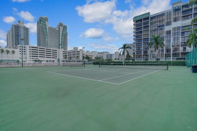 600 Parkview Drive 531, Hallandale Beach, FL 33009