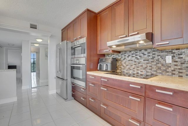 600 Parkview Drive 531, Hallandale Beach, FL 33009