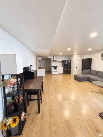 4728 W TRAVIS LN, West Jordan, UT 84088