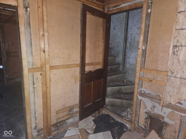 1520 1st Avenue, Terre Haute, IN 47807