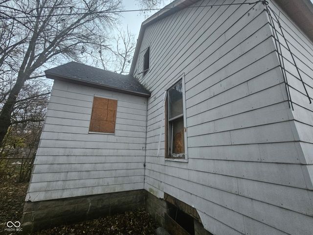 1520 1st Avenue, Terre Haute, IN 47807