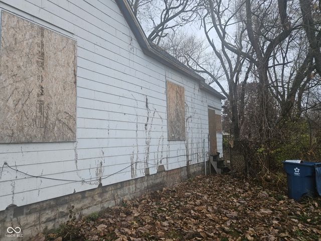 1520 1st Avenue, Terre Haute, IN 47807