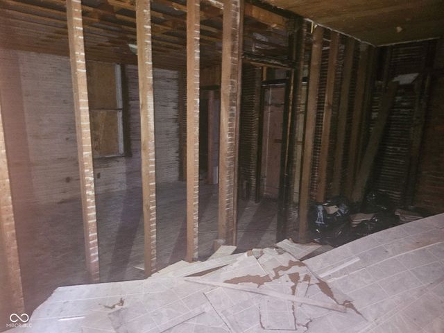 1520 1st Avenue, Terre Haute, IN 47807