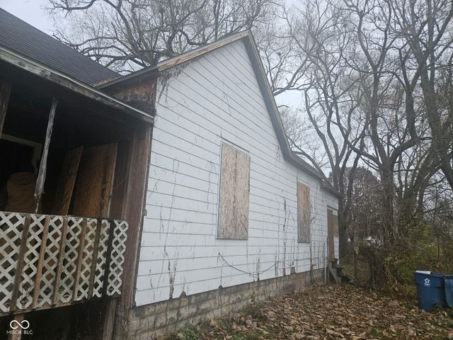 1520 1st Avenue, Terre Haute, IN 47807