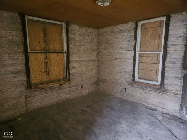 1520 1st Avenue, Terre Haute, IN 47807