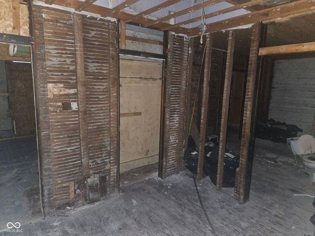 1520 1st Avenue, Terre Haute, IN 47807