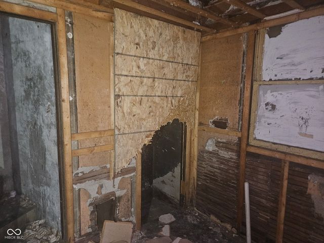 1520 1st Avenue, Terre Haute, IN 47807