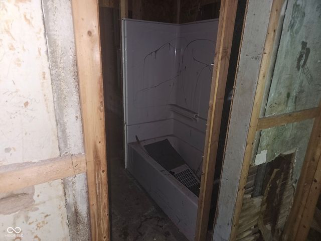 1520 1st Avenue, Terre Haute, IN 47807